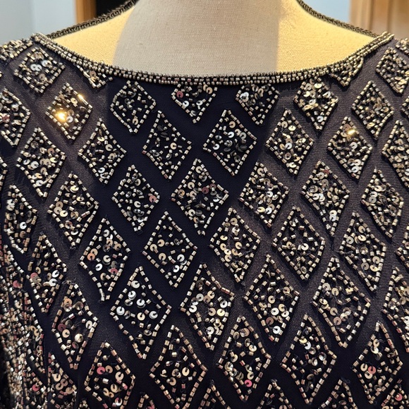 NWT Pisarro Nights beaded split sleeve gown.
6P Navy Blue - Picture 6 of 7